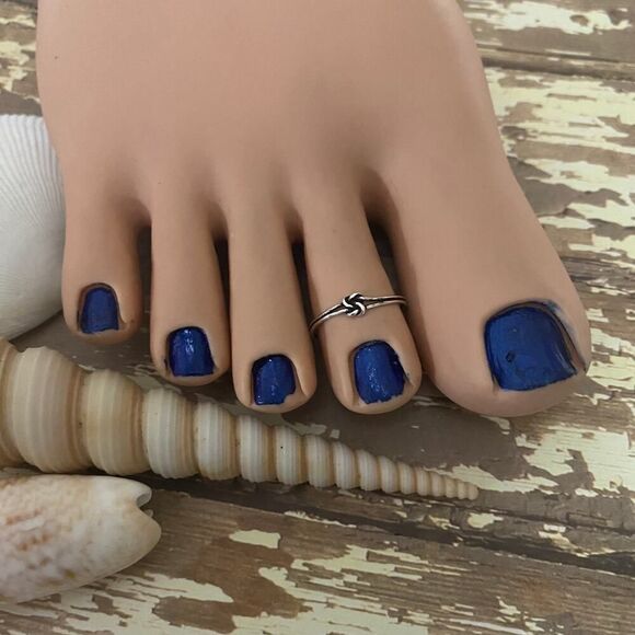 Dainty Knot Sterling Silver Toe Ring - Picture 1 of 4